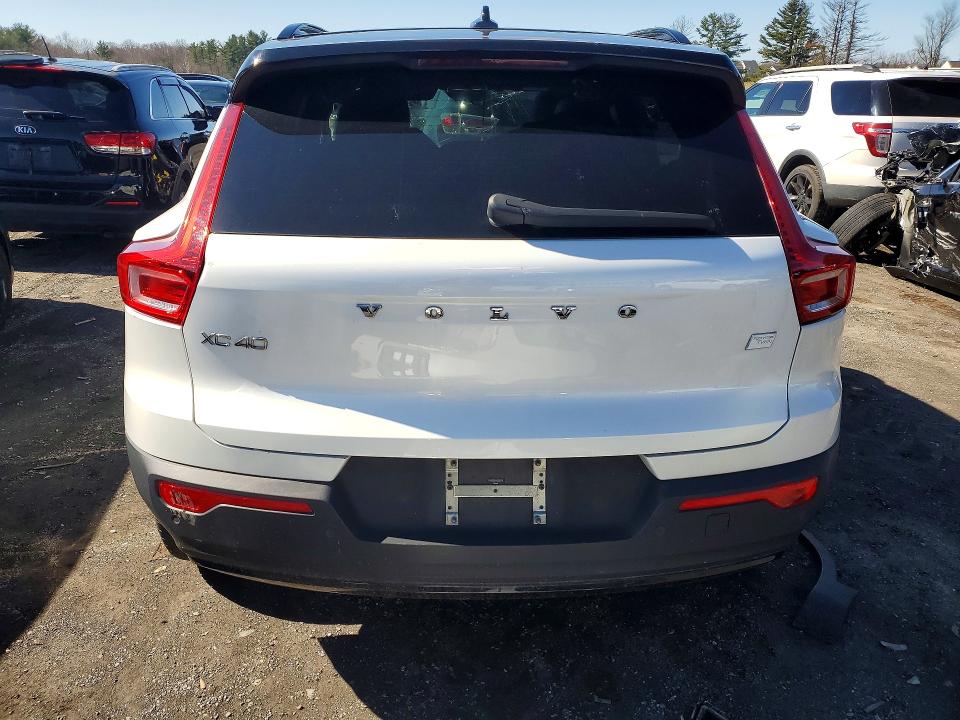 Продаж на аукціоні авто 2022 Volvo Xc40, vin: YV4ED3UR4N2685911, номер лоту: 41964126