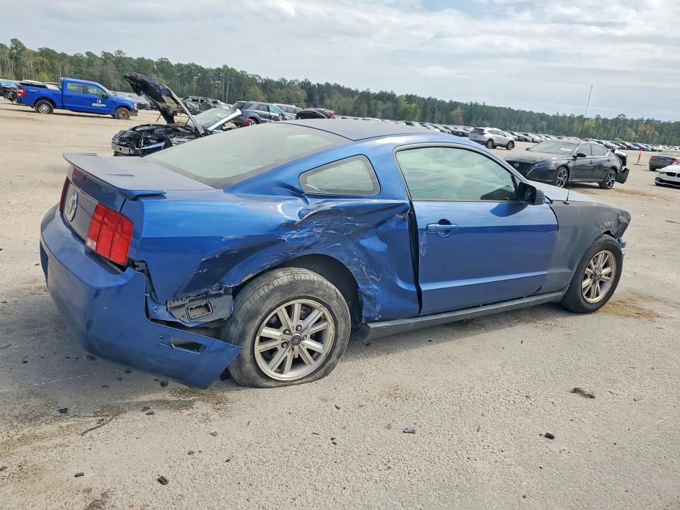 2007 Ford Mustang მანქანა იყიდება აუქციონზე, vin: 1ZVFT80N775337660, აუქციონის ნომერი: 46753076