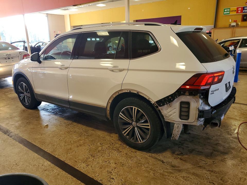 79827835 :رقم المزاد ، 3VV2B7AXXJM033725 vin ، 2018 Volkswagen Tiguan مزاد بيع