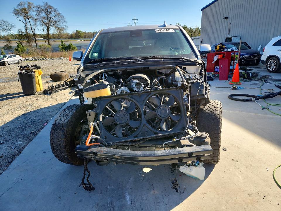 45547476 :رقم المزاد ، 1GNSCHKCXKR244945 vin ، 2019 Chevrolet Suburban مزاد بيع