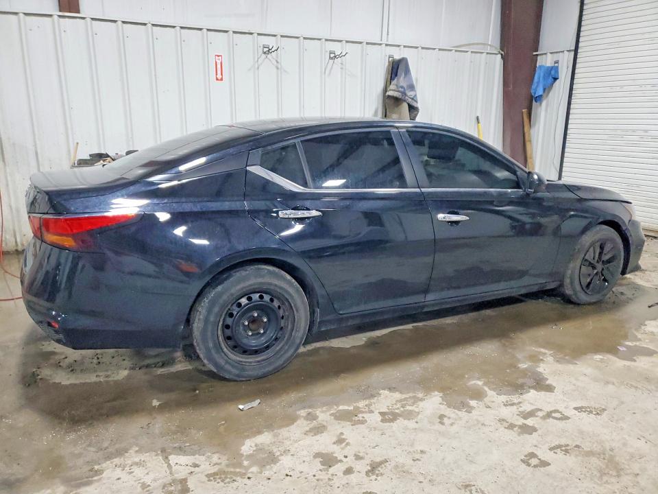 47057696 :رقم المزاد ، 1N4BL4BV1NN387612 vin ، 2022 Nissan Altima مزاد بيع