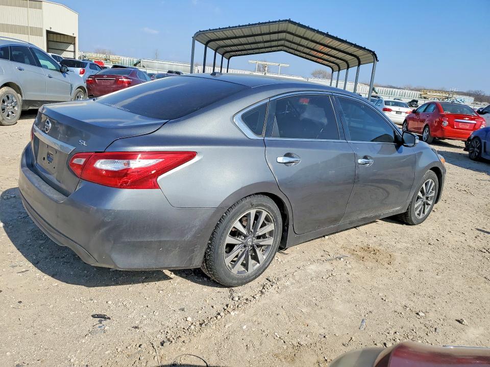 Продажа на аукционе авто 2017 Nissan Altima, vin: 1N4AL3AP0HC283976, номер лота: 42014106