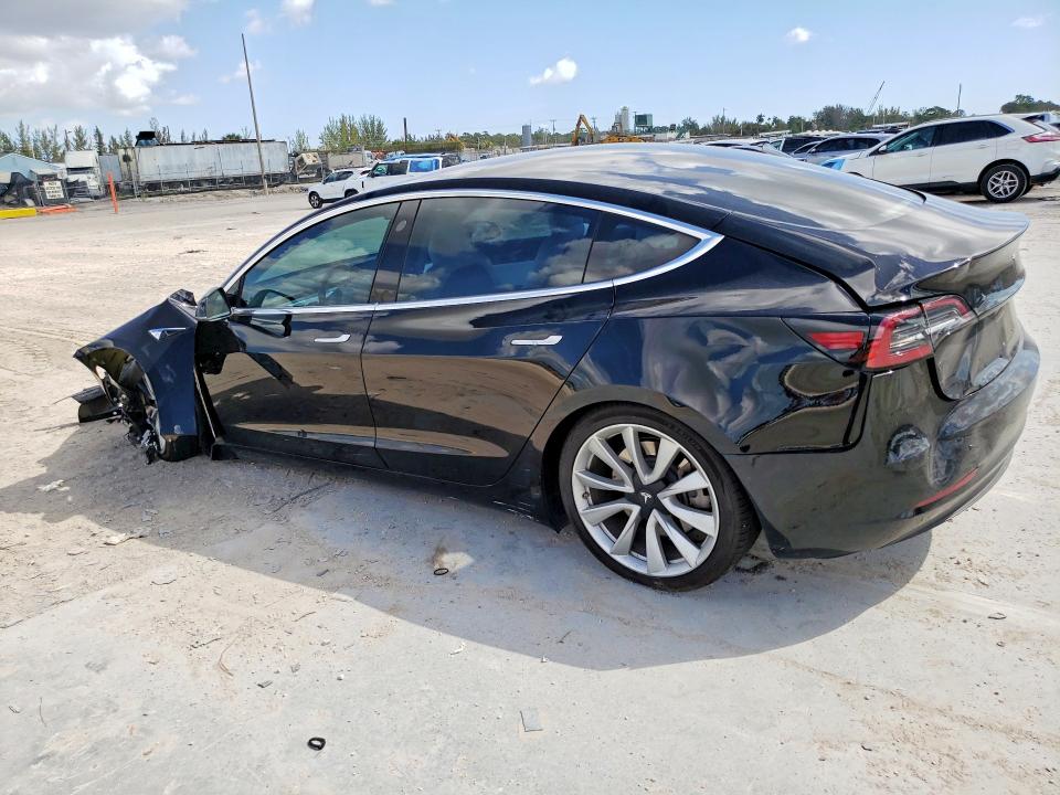 45462386 :رقم المزاد ، 5YJ3E1EA4JF171312 vin ، 2018 Tesla Model 3 مزاد بيع