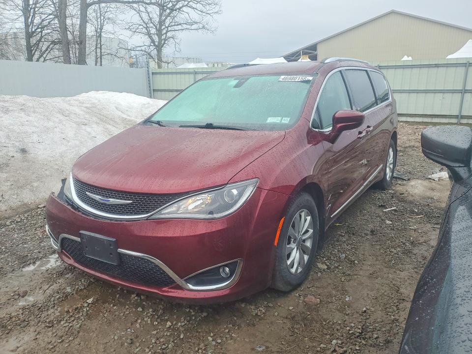 Продажа на аукционе авто 2018 Chrysler Pacifica, vin: 2C4RC1BGXJR317158, номер лота: 46980156