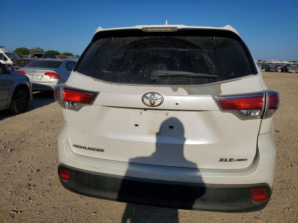 Продажа на аукционе авто 2015 Toyota Highlander, vin: 5TDJKRFHXFS176785, номер лота: 47532146