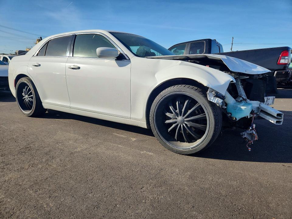 Продажа на аукционе авто 2015 Chrysler 300, vin: 2C3CCAAG5FH904067, номер лота: 46176686