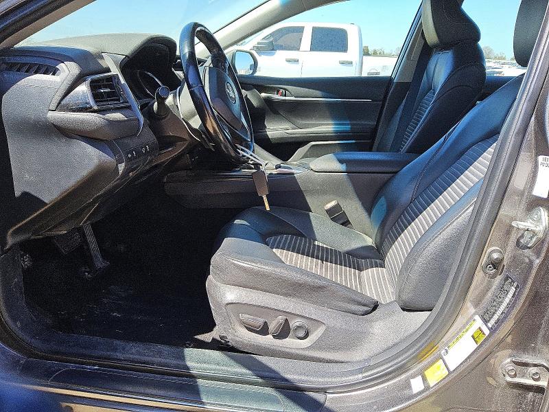 96056505 :رقم المزاد ، 4T1G11AK1LU326044 vin ، 2020 Toyota Camry مزاد بيع