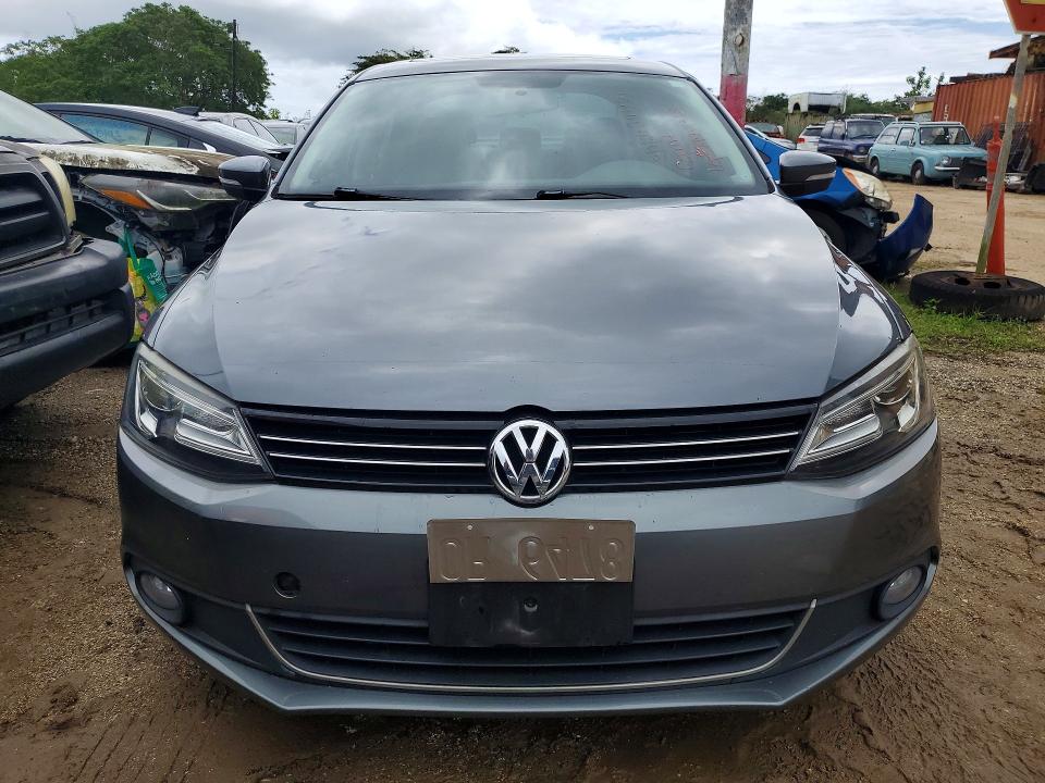 79981365 :رقم المزاد ، 3VWLL7AJ8DM412865 vin ، 2013 Volkswagen Jetta مزاد بيع