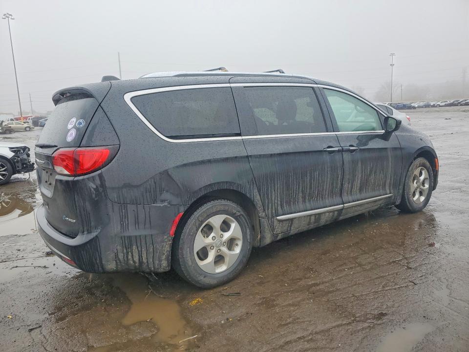 79992835 :رقم المزاد ، 2C4RC1L76JR145130 vin ، 2018 Chrysler Pacifica مزاد بيع