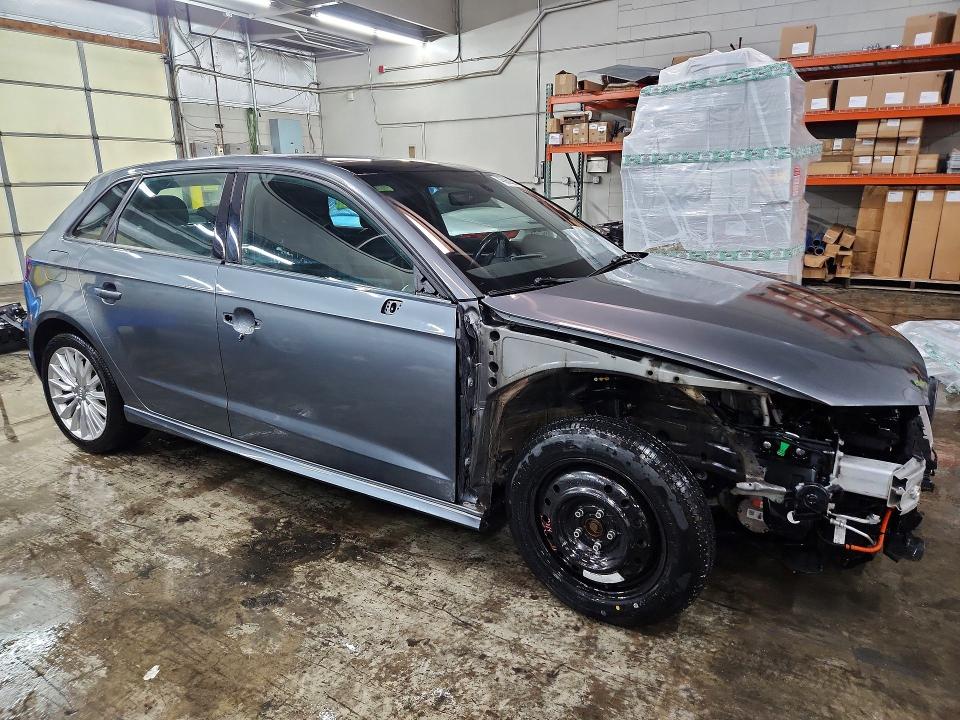45959206 :رقم المزاد ، WAUUPBFF8GA125754 vin ، 2016 Audi A3 مزاد بيع