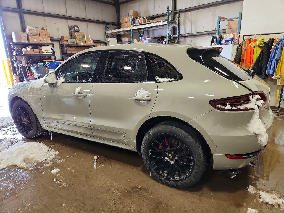 46001196 :رقم المزاد ، WP1AG2A50JLB60013 vin ، 2018 Porsche Macan مزاد بيع