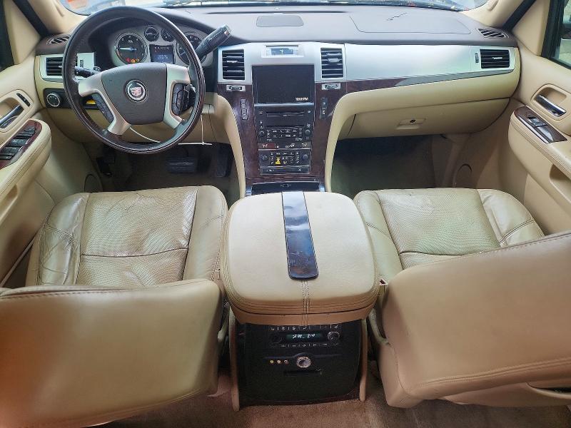 75909815 :رقم المزاد ، 1GYUKCEF4AR135077 vin ، 2010 Cadillac Escalade مزاد بيع