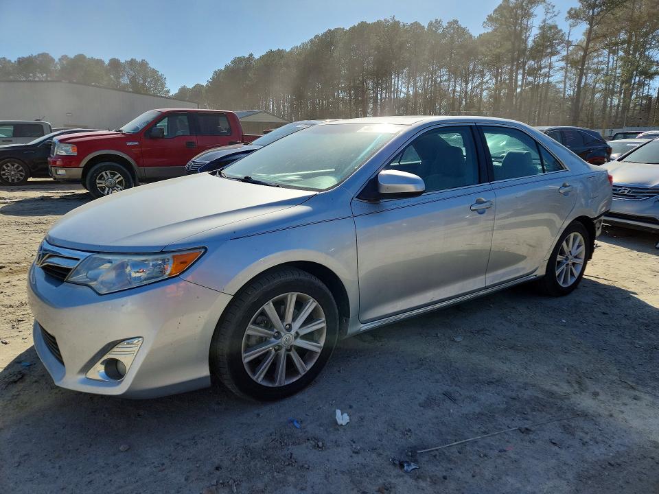 46645876 :رقم المزاد ، 4T4BF1FK7CR186222 vin ، 2012 Toyota Camry مزاد بيع