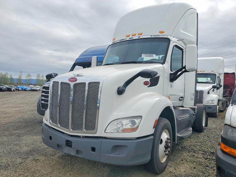 77532855 :رقم المزاد ، 1XPBA48X6JD478334 vin ، 2018 Peterbilt 579 مزاد بيع