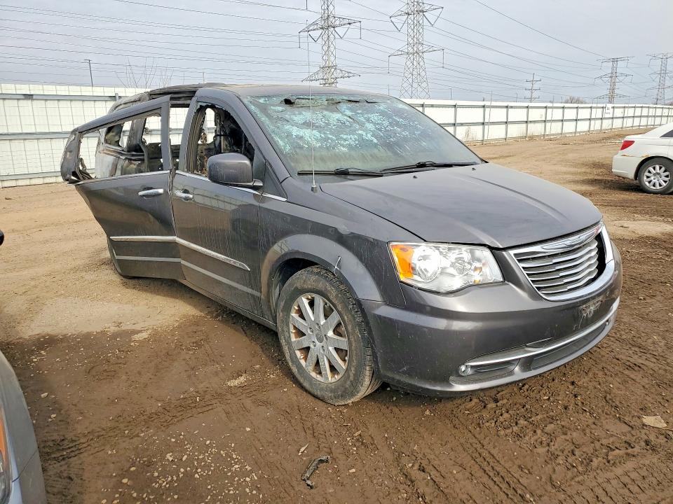 47221976 :رقم المزاد ، 2C4RC1BG3FR630141 vin ، 2015 Chrysler Town & Country مزاد بيع