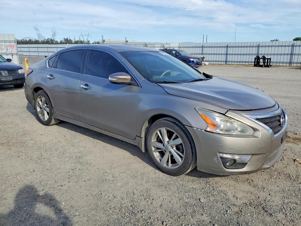 46784486 :رقم المزاد ، 1N4AL3AP1FC439262 vin ، 2015 Nissan Altima مزاد بيع