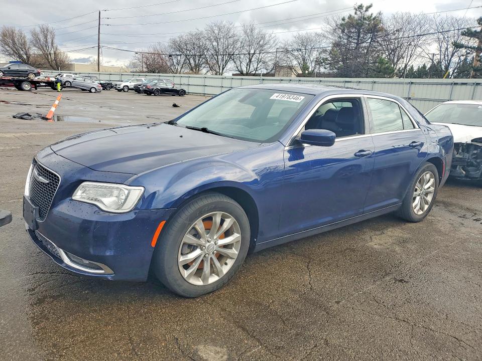 Продажа на аукционе авто 2015 Chrysler 300, vin: 2C3CCARG9FH923211, номер лота: 41978346