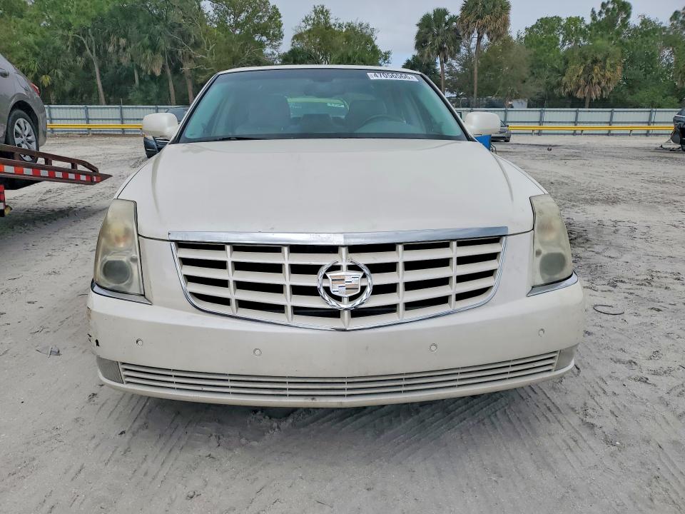 2011 Cadillac Dts მანქანა იყიდება აუქციონზე, vin: 1G6KH5E66BU136580, აუქციონის ნომერი: 47056566