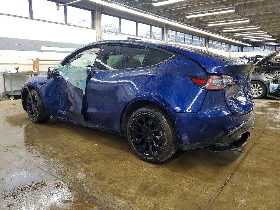 47951536 :رقم المزاد ، 7SAYGDEE3NF480668 vin ، 2022 Tesla Model Y مزاد بيع