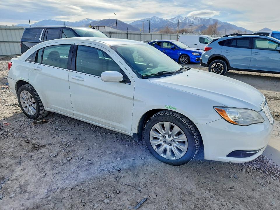 2013 Chrysler 200 მანქანა იყიდება აუქციონზე, vin: 1C3CCBAB4DN734587, აუქციონის ნომერი: 45636136