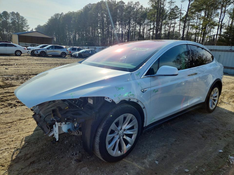 Продаж на аукціоні авто 2016 Tesla Model X, vin: 5YJXCBE23GF022002, номер лоту: 79352955