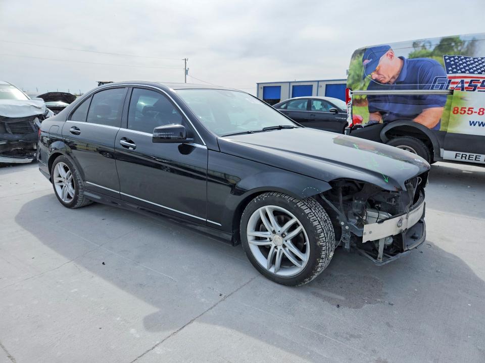 2012 Mercedes-benz C მანქანა იყიდება აუქციონზე, vin: WDDGF8BB9CR227221, აუქციონის ნომერი: 45977416