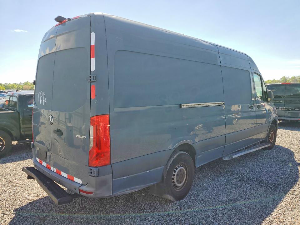 46536106 :رقم المزاد ، WD4PF1CD4KP115945 vin ، 2019 Mercedes Benz Sprinter مزاد بيع