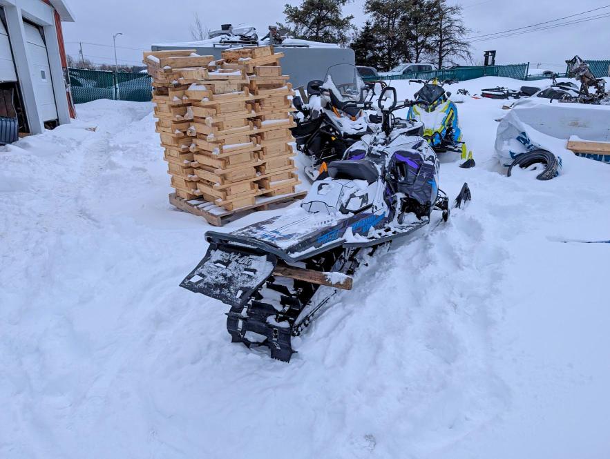 41957256 :رقم المزاد ، 2BPSCEKA0KV000180 vin ، 2019 Ski-doo Summit 850 مزاد بيع