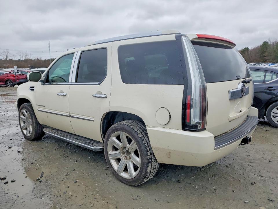 2008 Cadillac Escalade მანქანა იყიდება აუქციონზე, vin: 1GYFK63898R205598, აუქციონის ნომერი: 47249486