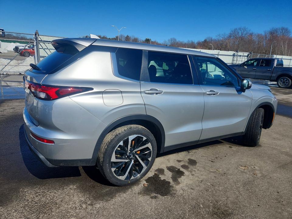 Продаж на аукціоні авто 2022 Mitsubishi Outlander, vin: JA4J4TA87NZ033220, номер лоту: 79375465