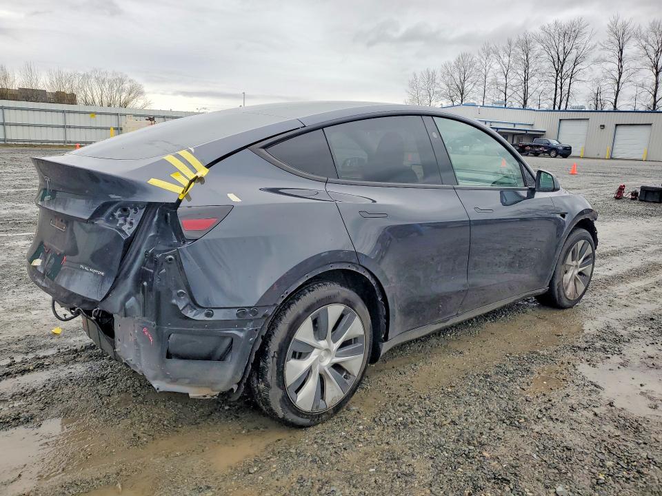 41812606 :رقم المزاد ، 7SAYGAEE3RF036372 vin ، 2024 Tesla Model Y مزاد بيع