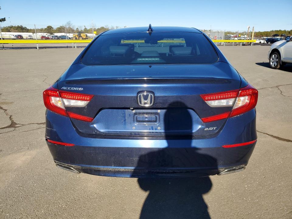 Продажа на аукционе авто 2018 Honda Accord, vin: 1HGCV2F62JA027526, номер лота: 46312206