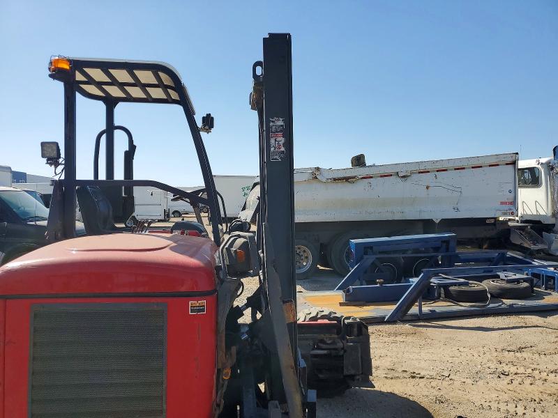 41716686 :رقم المزاد ، M070498 vin ، 2013 Moffett Forklift مزاد بيع