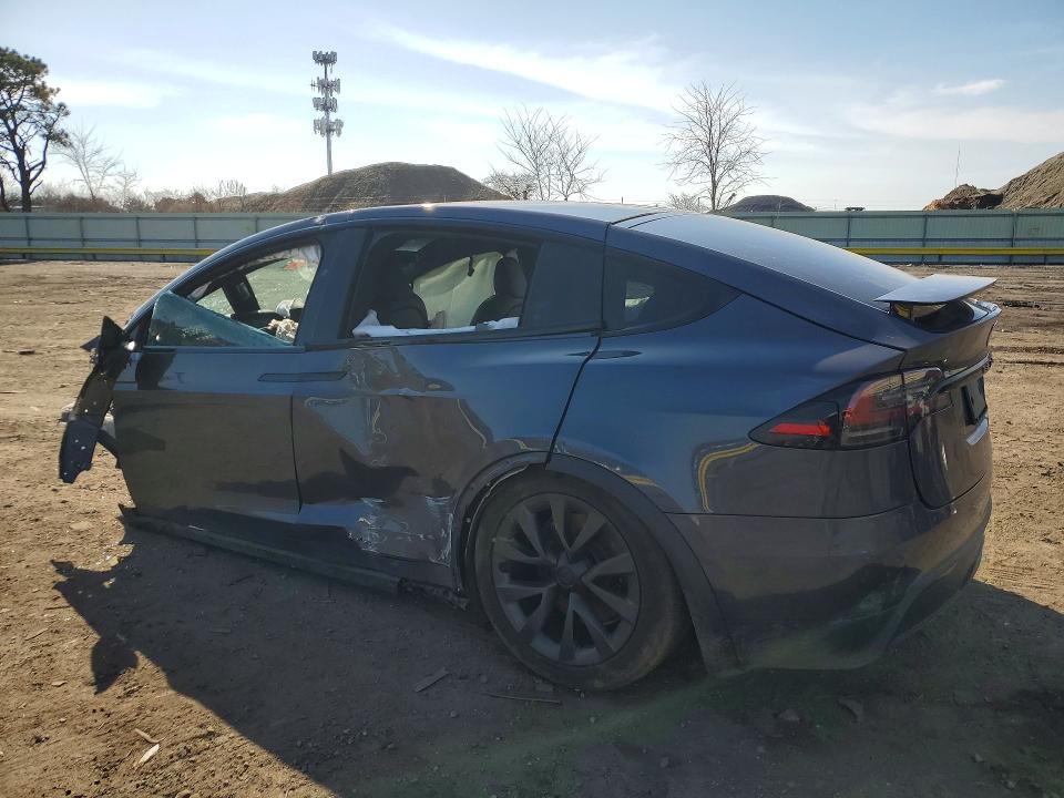 46887826 :رقم المزاد ، 7SAXCBE57PF370253 vin ، 2023 Tesla Model X مزاد بيع