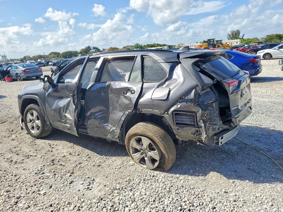 Продажа на аукционе авто 2021 Toyota Rav4, vin: 2T3W1RFV2MC158776, номер лота: 48277516