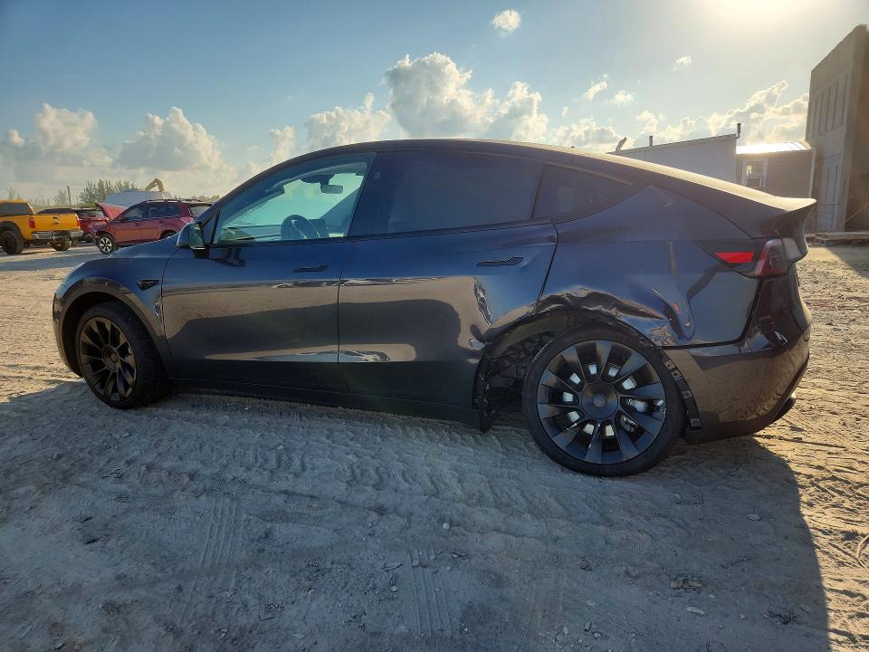 47504736 :رقم المزاد ، 7SAYGDED6SA374263 vin ، 2025 Tesla Model Y مزاد بيع