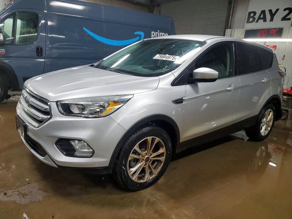 2017 Ford Escape მანქანა იყიდება აუქციონზე, vin: 1FMCU0GD3HUB13144, აუქციონის ნომერი: 79804975