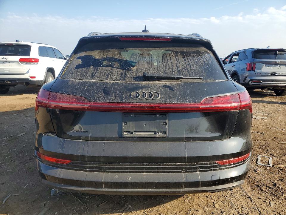 Продажа на аукционе авто 2019 Audi E-tron, vin: WA1VABGE9KB017011, номер лота: 47693086