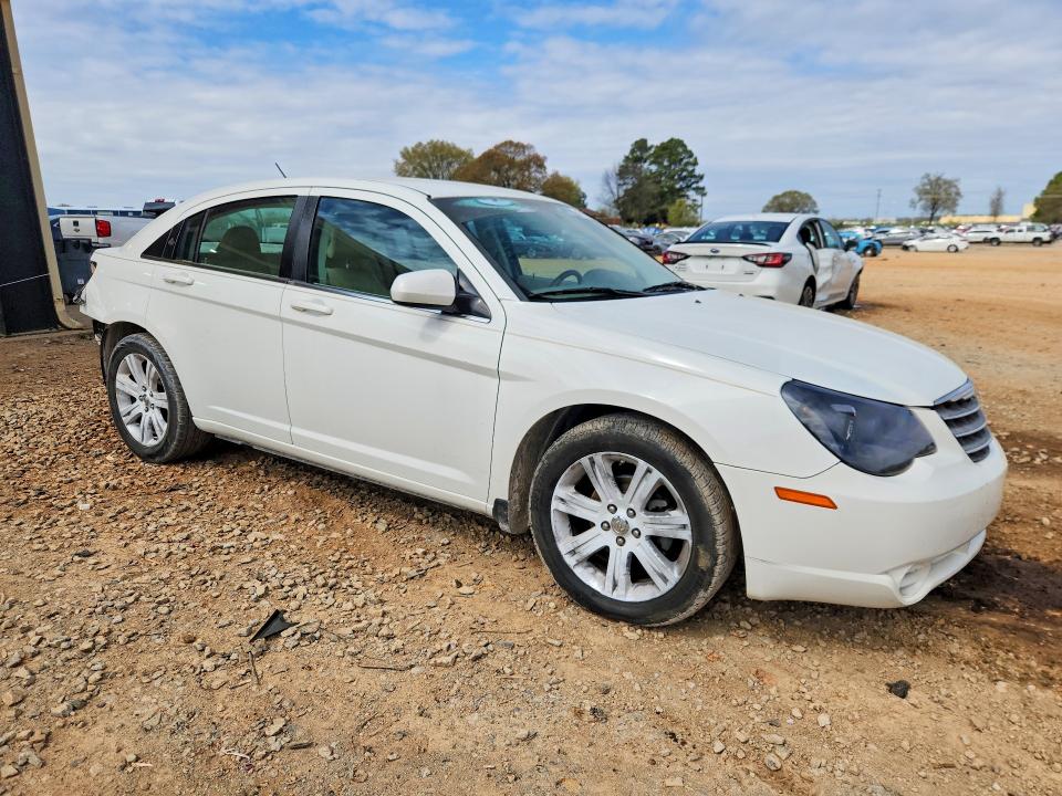 46530426 :رقم المزاد ، 1C3CC5FV1AN153533 vin ، 2010 Chrysler Sebring مزاد بيع