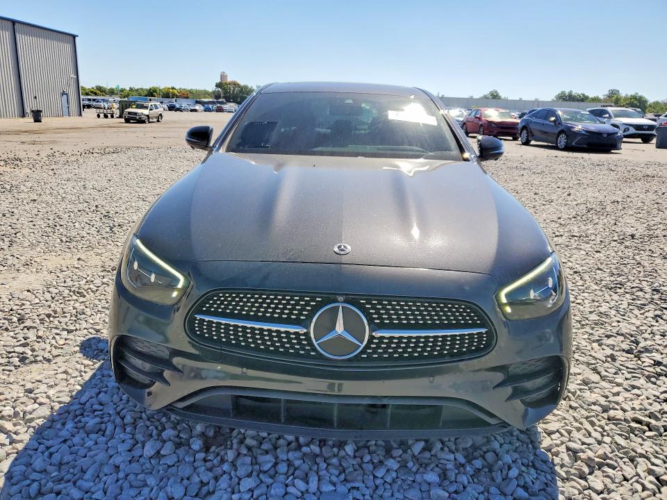 46682476 :رقم المزاد ، W1KZF8DB9NB064376 vin ، 2022 Mercedes-benz E مزاد بيع