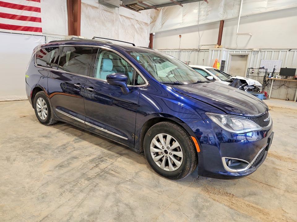Продажа на аукционе авто 2017 Chrysler Pacifica, vin: 2C4RC1BGXHR691831, номер лота: 41985026