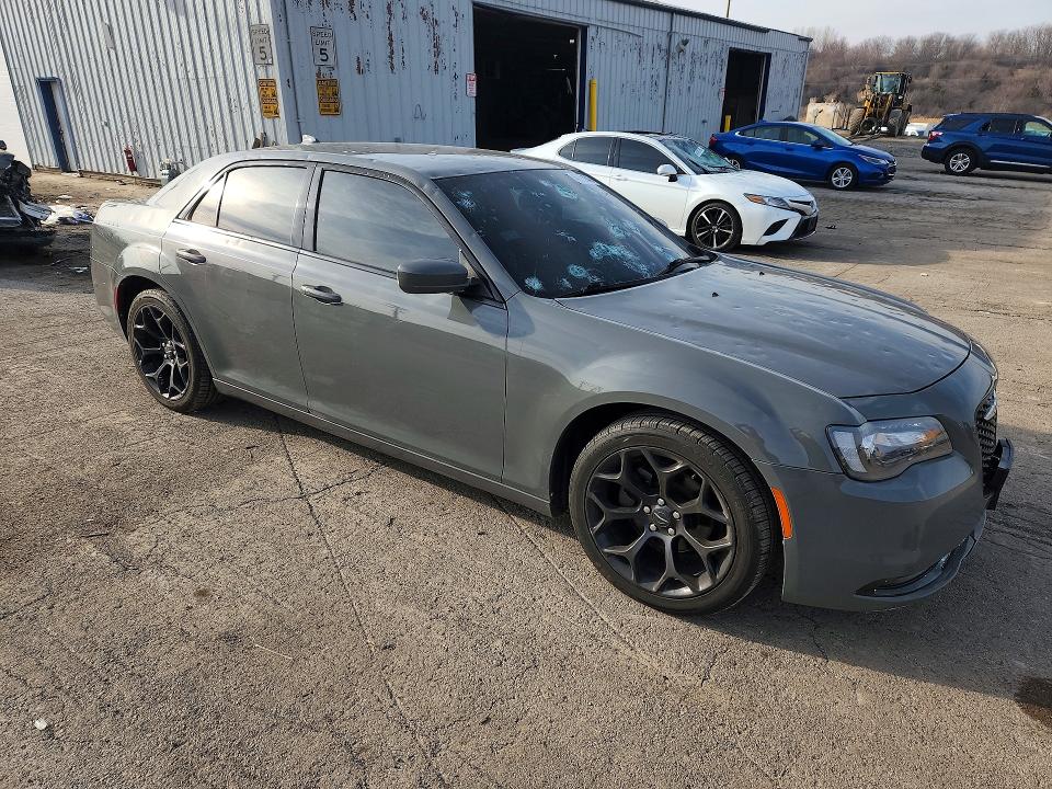 46952846 :رقم المزاد ، 2C3CCABG0KH516558 vin ، 2019 Chrysler 300 مزاد بيع