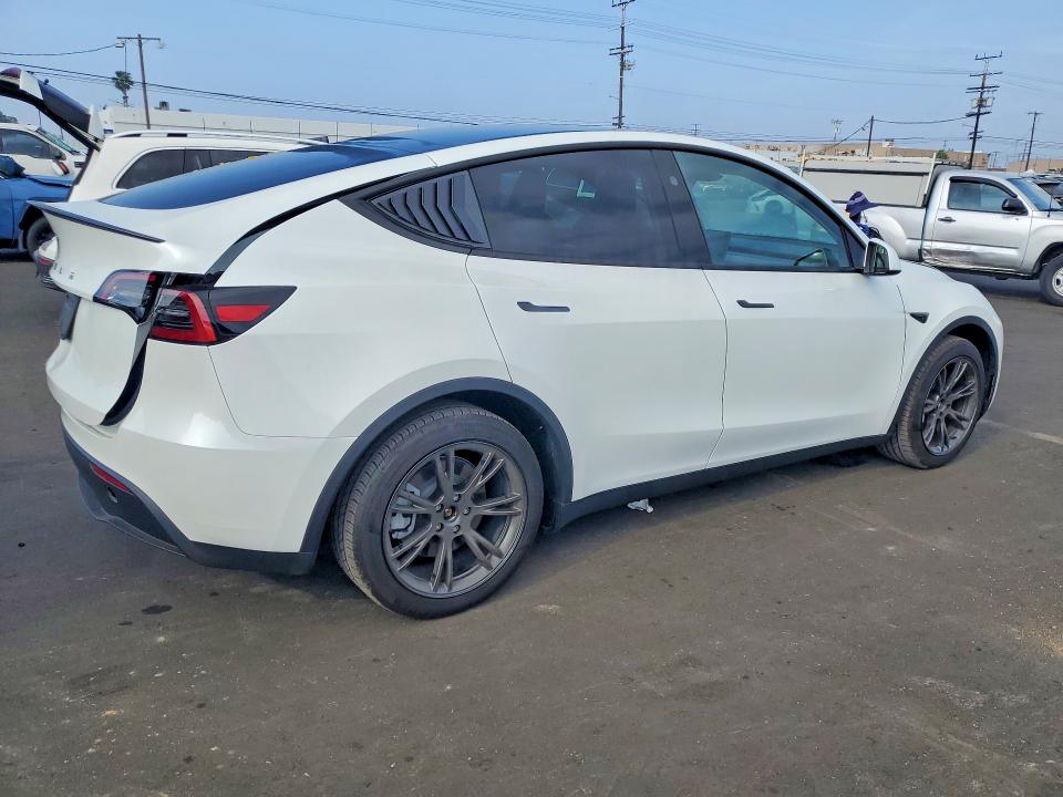 Продаж на аукціоні авто 2025 Tesla Model Y, vin: 7SAYGDED8SF270764, номер лоту: 46949306
