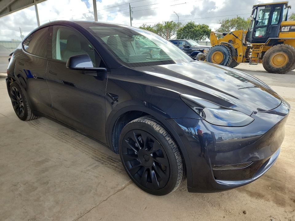 Продаж на аукціоні авто 2024 Tesla Model Y, vin: 7SAYGDED7RA310758, номер лоту: 79358225