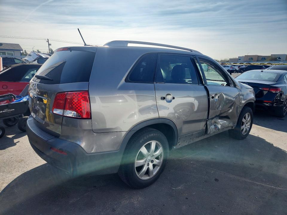2013 Kia Sorento მანქანა იყიდება აუქციონზე, vin: 5XYKT4A66DG408397, აუქციონის ნომერი: 46060916