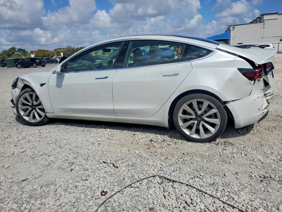 41872006 :رقم المزاد ، 5YJ3E1EB9KF481532 vin ، 2019 Tesla Model 3 مزاد بيع
