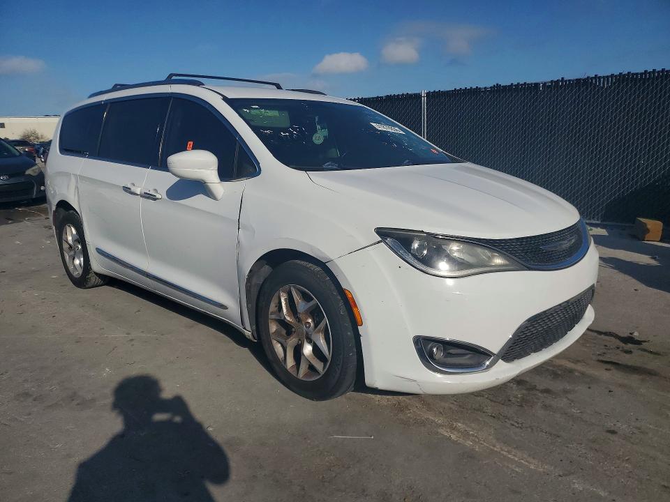 41878836 :رقم المزاد ، 2C4RC1EG5HR543680 vin ، 2017 Chrysler Pacifica مزاد بيع