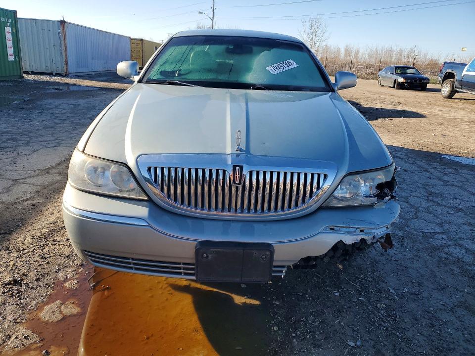 2007 Lincoln Town Car მანქანა იყიდება აუქციონზე, vin: 1LNHM81W87Y627240, აუქციონის ნომერი: 79497305