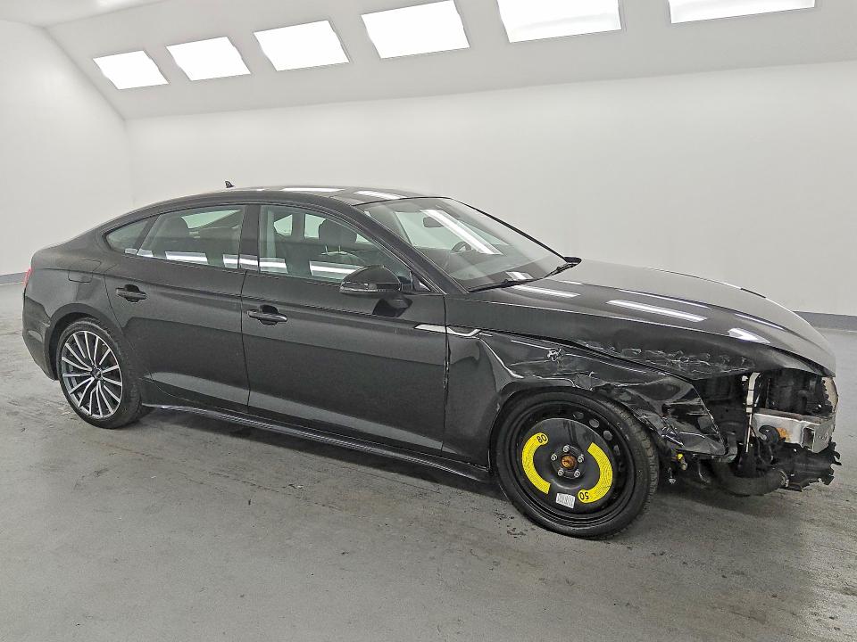 46773726 :رقم المزاد ، WAUCBCF55NA030637 vin ، 2022 Audi A5 مزاد بيع
