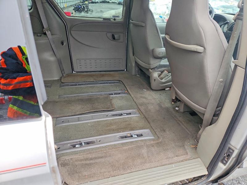 79815465 :رقم المزاد ، 1C4GJ25381B241563 vin ، 2001 Chrysler Voyager مزاد بيع